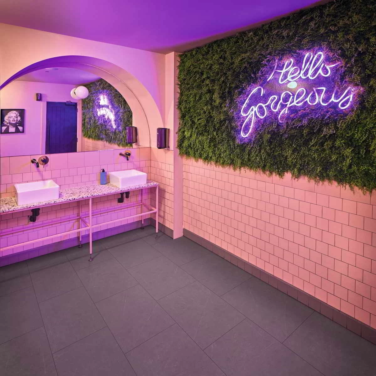 Karndean Van Gogh Graphite Castello Marble 3 Karndean Van Gogh Graphite Castello Marble