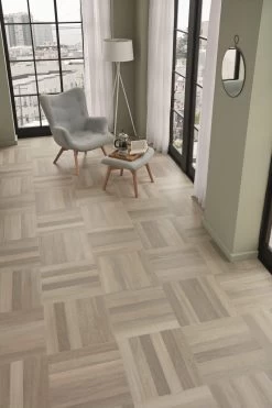 Karndean Art Select Glacier Oak Herringbone